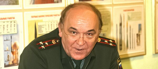 Виктор Баранец, военный обозреватель газеты Комсомольская правда полковник в отставке - Sputnik Литва