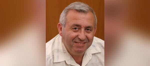 Леонтий Букштейн,  шеф-редактор интернет-портала Мобильные телекоммуникации - Sputnik Литва