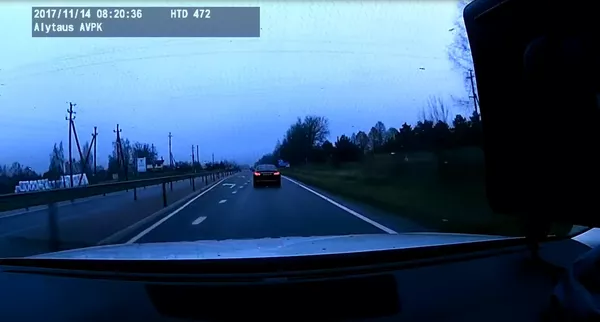 Полиция поймала водителя, который украл в Великобритании Mercedes Benz Полиция поймала водителя, который украл в Великобритании Mercedes Benz - Sputnik Lietuva