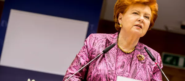 Buvusi Latvijos prezidentė Vaira Vykė-Freiberga Buvusi Latvijos prezidentė Vaira Vykė-Freiberga - Sputnik Lietuva