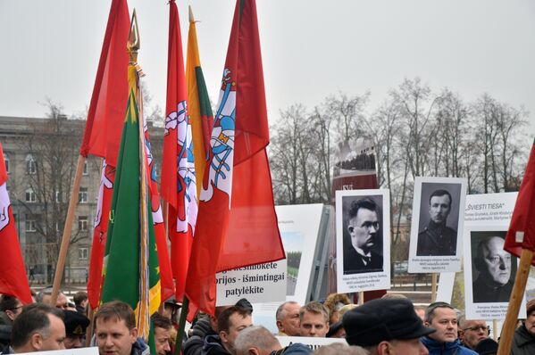 На площади Лукишкес в Вильнюсе прошел митинг в оддержку идеи строительства памятника Витису на этой площади - Sputnik Литва