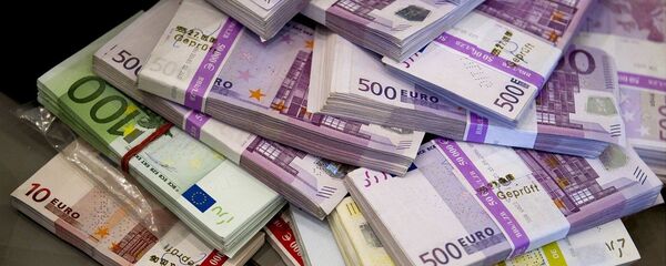 Пачки евро - Sputnik Литва