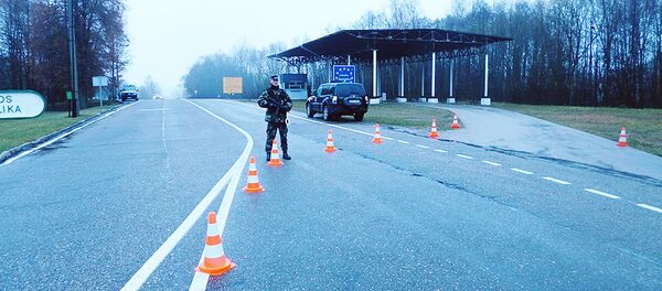 На границе Литвы с Польшей пограничники Литовской Республики будут проводить проверку - Sputnik Литва