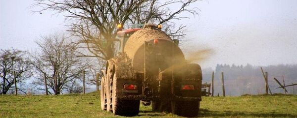 Удобрение поля Удобрение поля - Sputnik Lietuva