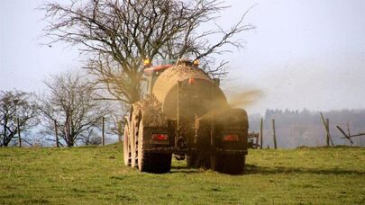 Удобрение поля