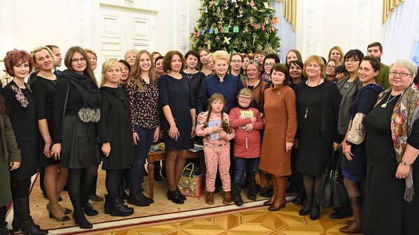 Елка в Президентском Дворце Дали Грибаускайте Елка в Президентском Дворце Дали Грибаускайте - Sputnik Литва