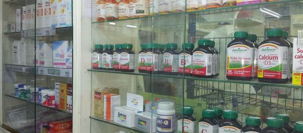 Аптечная полка с лекарствами Аптечная полка с лекарствами - Sputnik Литва