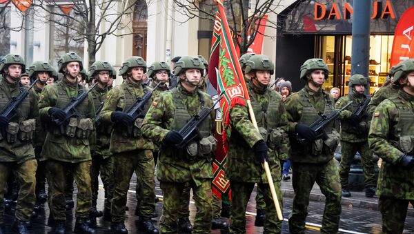 Литовские военные на параде, архивное фото - Sputnik Литва