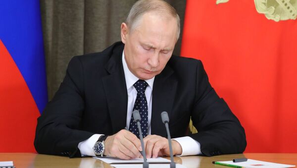 Президент России Владимир Путин,  архивное фото - Sputnik Литва