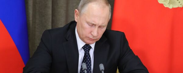Президент России Владимир Путин провел совещание по вопросам обеспечения технического переоснащения Вооруженных сил - Sputnik Литва