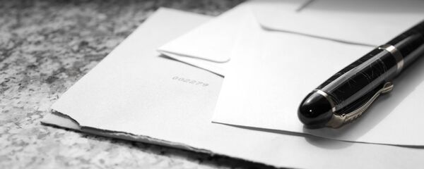 Ручка и конверт, архивное фото Ручка и конверт, архивное фото - Sputnik Литва