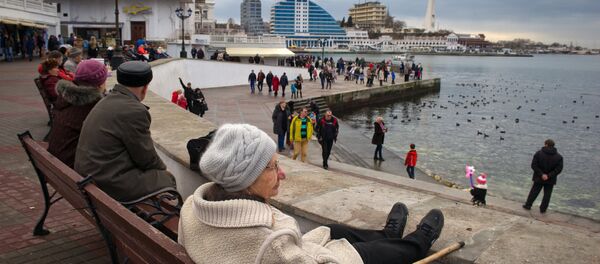 Жители Севастополя, архивное фото - Sputnik Литва