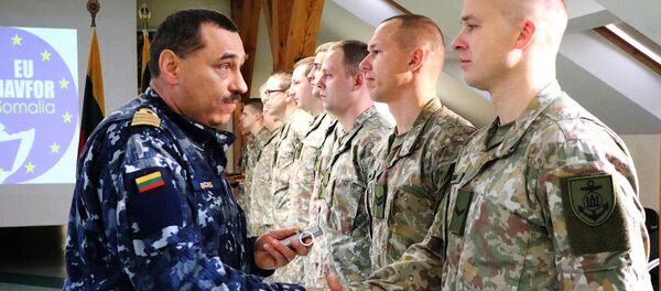 Lietuvos kariai išvyksta į ES operaciją Atlanta - Sputnik Lietuva