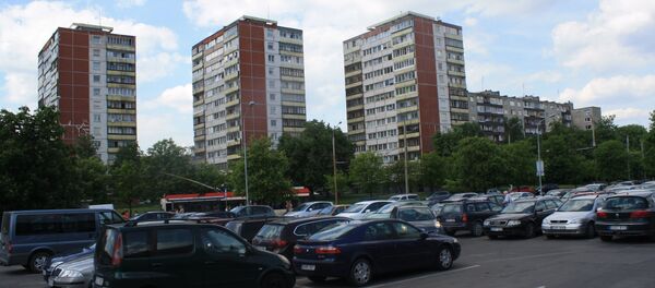 Автостоянка и жилые дома микрорайона Каролинишкес в Вильнюсе - Sputnik Литва