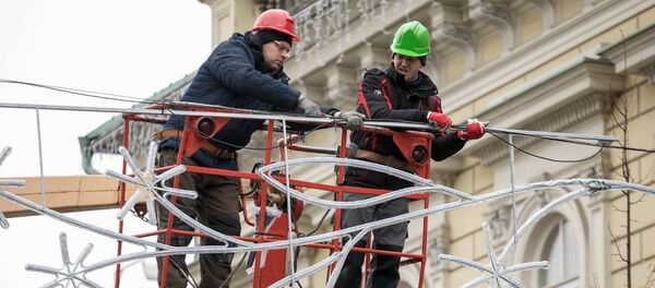 Вильнюс украшают к Рождеству Вильнюс украшают к Рождеству - Sputnik Lietuva