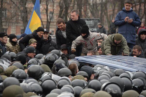 Сторонники бывшего губернатора Одесской области Михаила Саакашвили после его задержания - Sputnik Литва