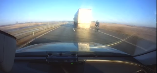 Dviratininkas magistrale lėkė 90 km/val greičiu Dviratininkas magistrale lėkė 90 km/val greičiu - Sputnik Lietuva