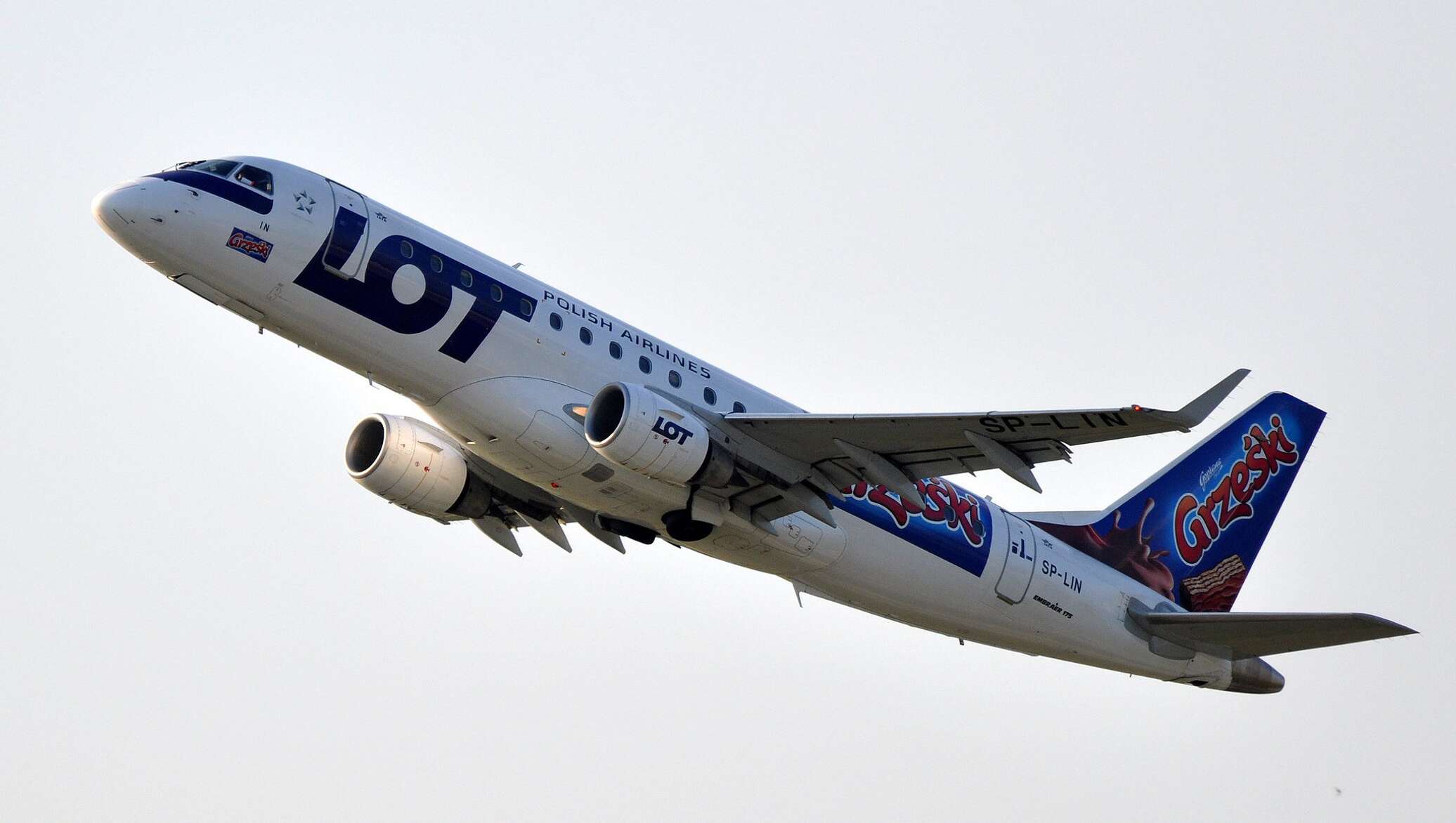 Lot polish airlines logo. польская авиакомпания lot. Lot (авиакомпания). Emb 175. пол авиалинии.