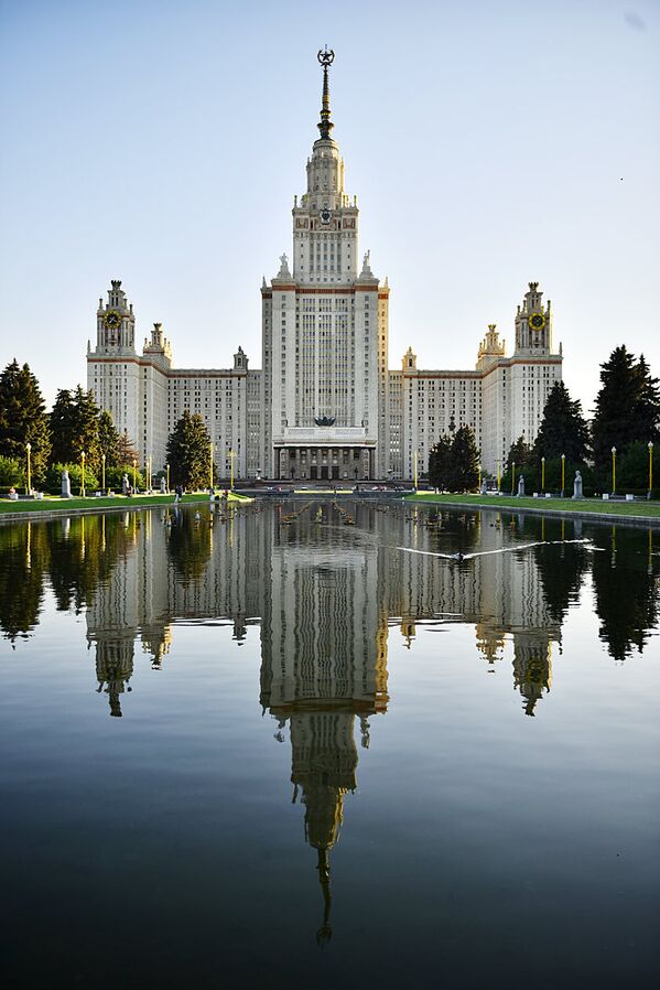 Здание Московского университета на Воробьевых горах - Sputnik Литва