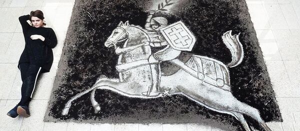 Fotofaktas: Vytis atsirado Lietuvos ambasadoje Minske Fotofaktas: Vytis atsirado Lietuvos ambasadoje Minske - Sputnik Lietuva