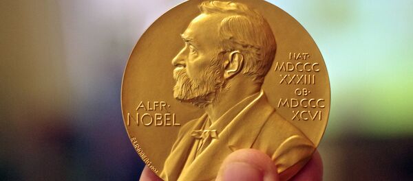 Медаль, вручаемая лауреату Нобелевской премии - Sputnik Литва