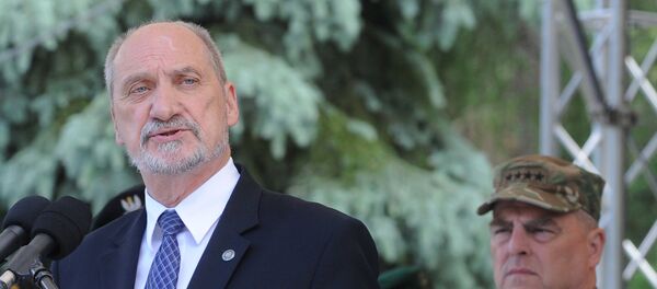 Министр обороны Польши Антоний Мацеревич Министр обороны Польши Антоний Мацеревич - Sputnik Литва