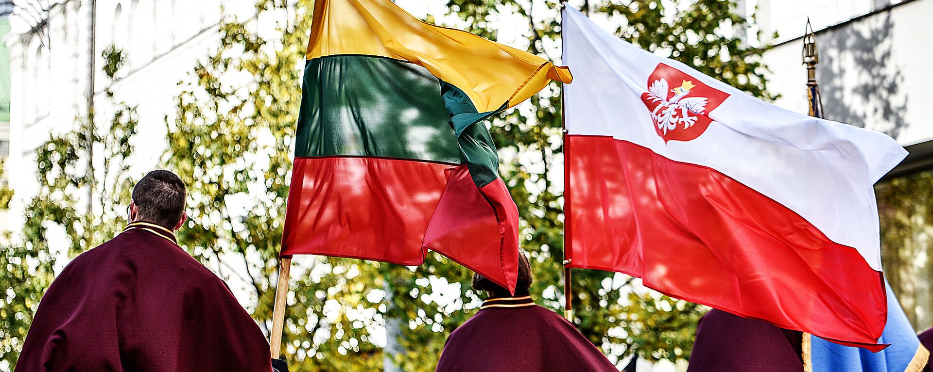Флаги Литвы и Польши, архивное фото - Sputnik Lietuva, 1920, 01.05.2021