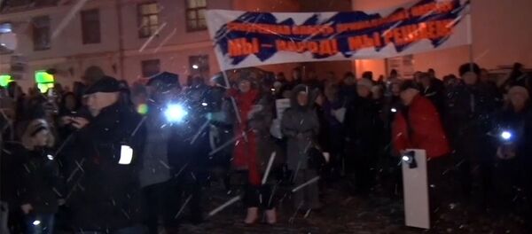 В центре Риги прошел митинг за сохранение русских школ в Латвии - Sputnik Литва