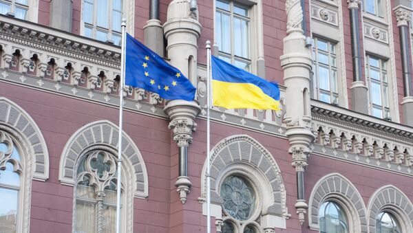 Флаги Украины и ЕС - Sputnik Литва