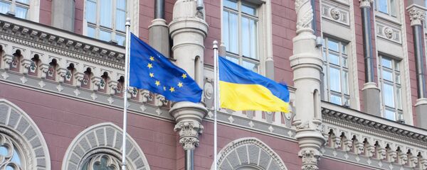 Флаги Украины и ЕС Флаги Украины и ЕС - Sputnik Lietuva