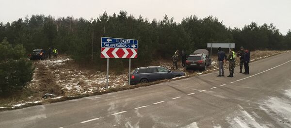 Pasieniečių nepaklusę lenktininkai baigė savo distanciją griovyje Pasieniečių nepaklusę lenktininkai baigė savo distanciją griovyje - Sputnik Lietuva