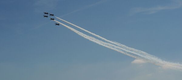 Латвийская авиагруппа Baltic Bees Jet Team Латвийская авиагруппа Baltic Bees Jet Team - Sputnik Lietuva