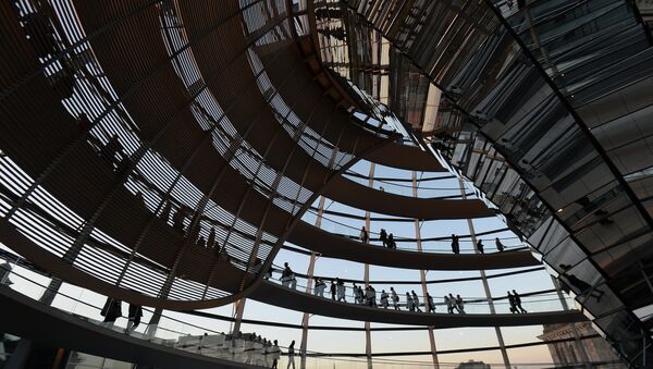 Купол над зданием Рейхстага в Берлине - Sputnik Литва