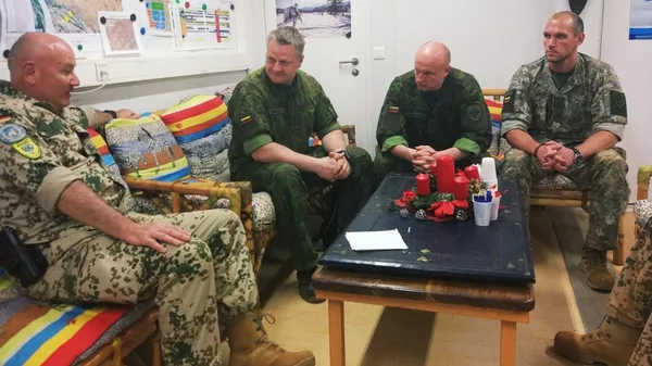 Начальники добровольческих сил литовской армии посетили своих солдат в Мали Начальники добровольческих сил литовской армии посетили своих солдат в Мали - Sputnik Lietuva