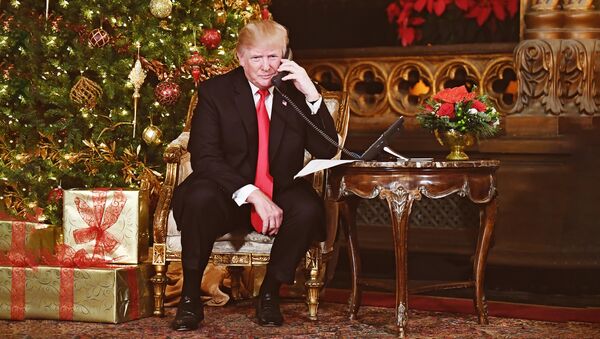 Президент США участвует в телефонных звонках Санта-Клауса - Sputnik Lietuva