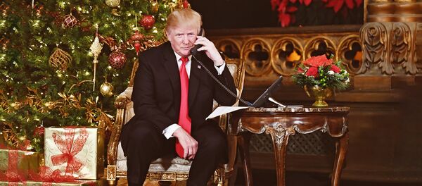Президент США участвует в телефонных звонках Санта-Клауса Президент США участвует в телефонных звонках Санта-Клауса - Sputnik Lietuva