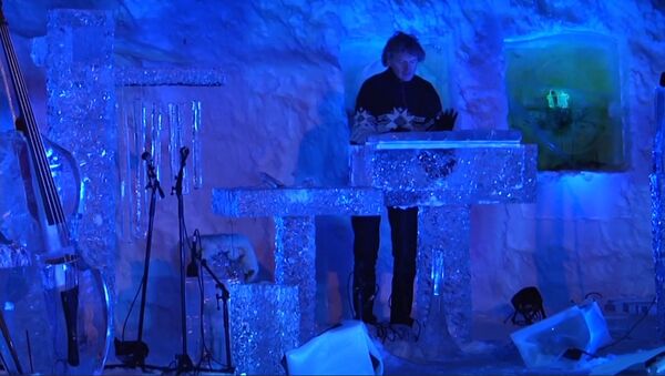 Норвежский музыкант играет на инструментах из речного и озерного льда - Sputnik Литва