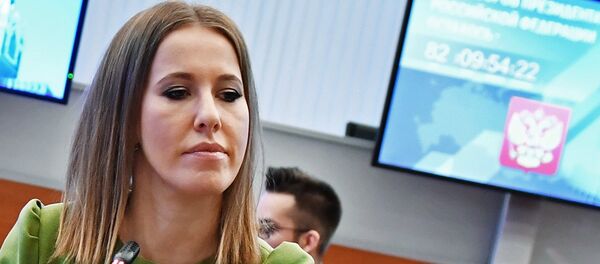 Ксения Собчак подала документы в ЦИК для выдвижения кандидатом в президенты РФ Ксения Собчак подала документы в ЦИК для выдвижения кандидатом в президенты РФ - Sputnik Lietuva