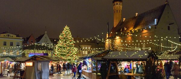 Вечерний Таллин в преддверии новогодних праздников, архивное фото Вечерний Таллин в преддверии новогодних праздников, архивное фото - Sputnik Литва