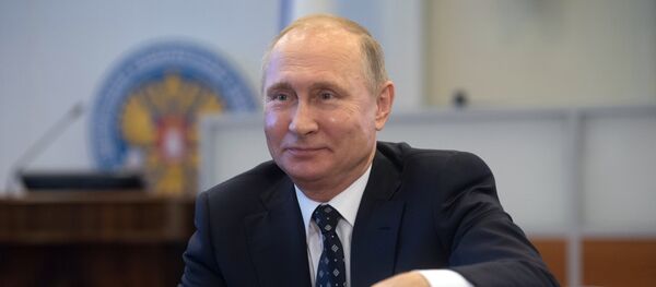Президент РФ В. Путин подал в ЦИК документы для выдвижения кандидатом на выборах президента в 2018 году - Sputnik Литва