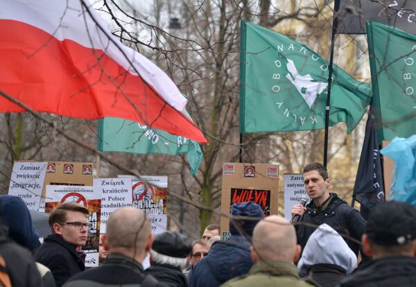 Митинг в Варшаве против возросшего числа украинских мигрантов Митинг в Варшаве против возросшего числа украинских мигрантов - Sputnik Литва