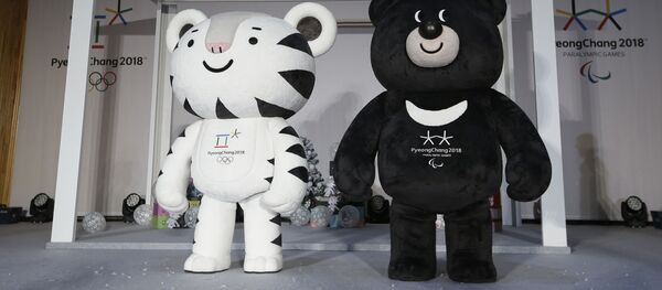 Официальные талисманы Зимней Олимпиады-2018 в  Пхенчхан, Южная Корея - Sputnik Lietuva