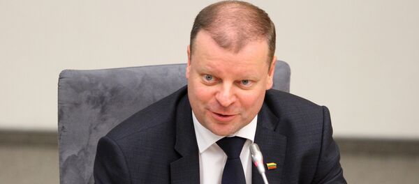 Премьер-министр Литвы Саулюс Сквернялис в Сейме, 13 декабря 2016 - Sputnik Литва