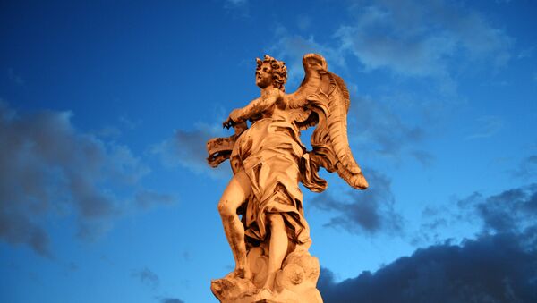 Статуя ангела на мосту святого Ангела в Риме - Sputnik Литва