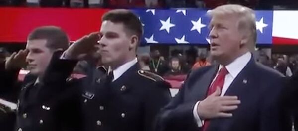 Трамп забыл слова гимна США - Sputnik Литва