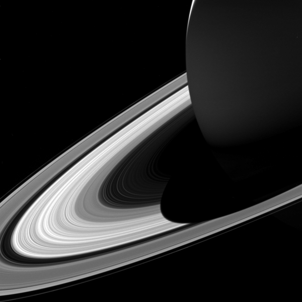 Кольца Сатурна, покрытые его тенью - Sputnik Литва
