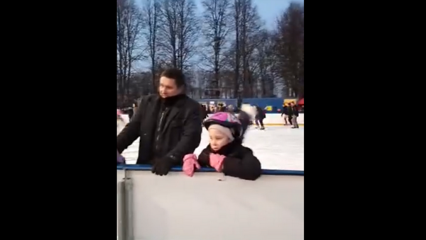 Kauniečiai džiaugiasi nemokama čiuožykla Santakos parke - Sputnik Lietuva