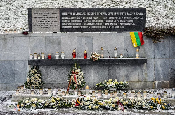 Памятные мероприятия в Вильнюсе, посвященные событиям 13 января 1991 года Памятные мероприятия в Вильнюсе, посвященные событиям 13 января 1991 года - Sputnik Lietuva