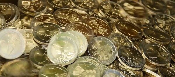 Kadrai, kaip kaldinamos Baltijos valstybių šimtmečiui skirtos monetos Kadrai, kaip kaldinamos Baltijos valstybių šimtmečiui skirtos monetos - Sputnik Lietuva