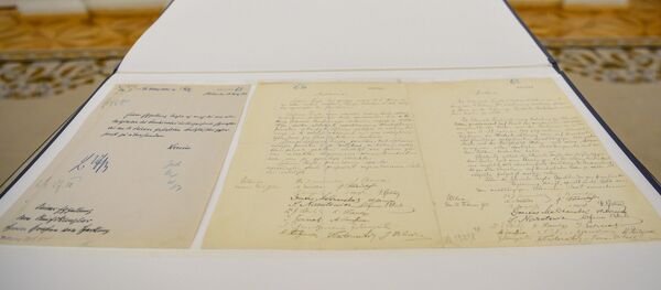 Vasario 16-osios Nepriklausomybės Akto perdavimo Lietuvai ceremonija Vasario 16-osios Nepriklausomybės Akto perdavimo Lietuvai ceremonija - Sputnik Lietuva